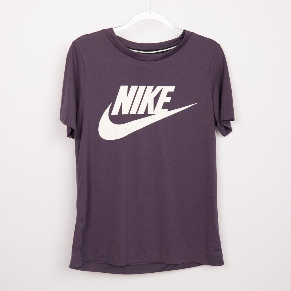 Nike T-Shirt Athletic Activewear Top Purple‎ Short Sleeve Small